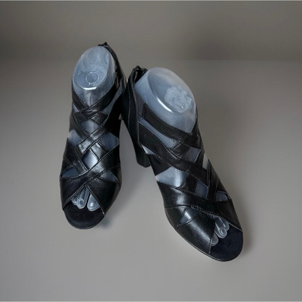 Aerosoles Black Leather Peep Toe Booties Women’s Size 7.5 Side Zip Heels